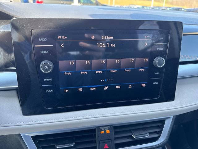 Used 2025 Volkswagen Taos SE image 22