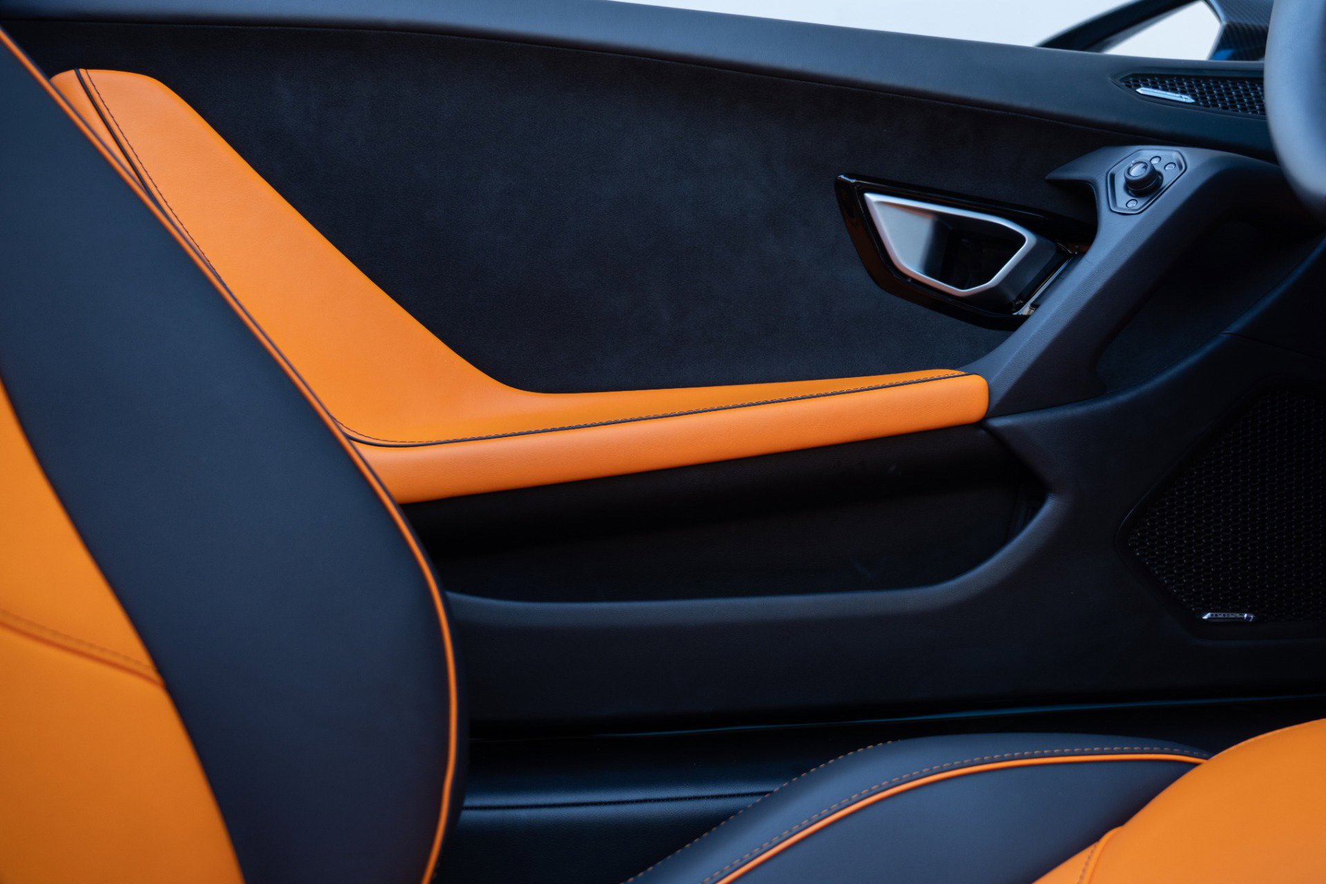 Used 2024 Lamborghini Huracan EVO image 39