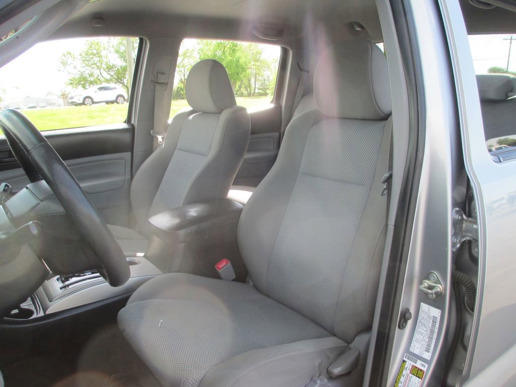 Used 2014 Toyota Tacoma 4x4 Double Cab w/ TRD Sport Package image 19