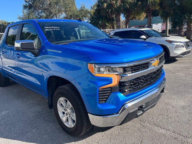Used 2025 Chevrolet Silverado 1500 LT AWD/4WD image 3