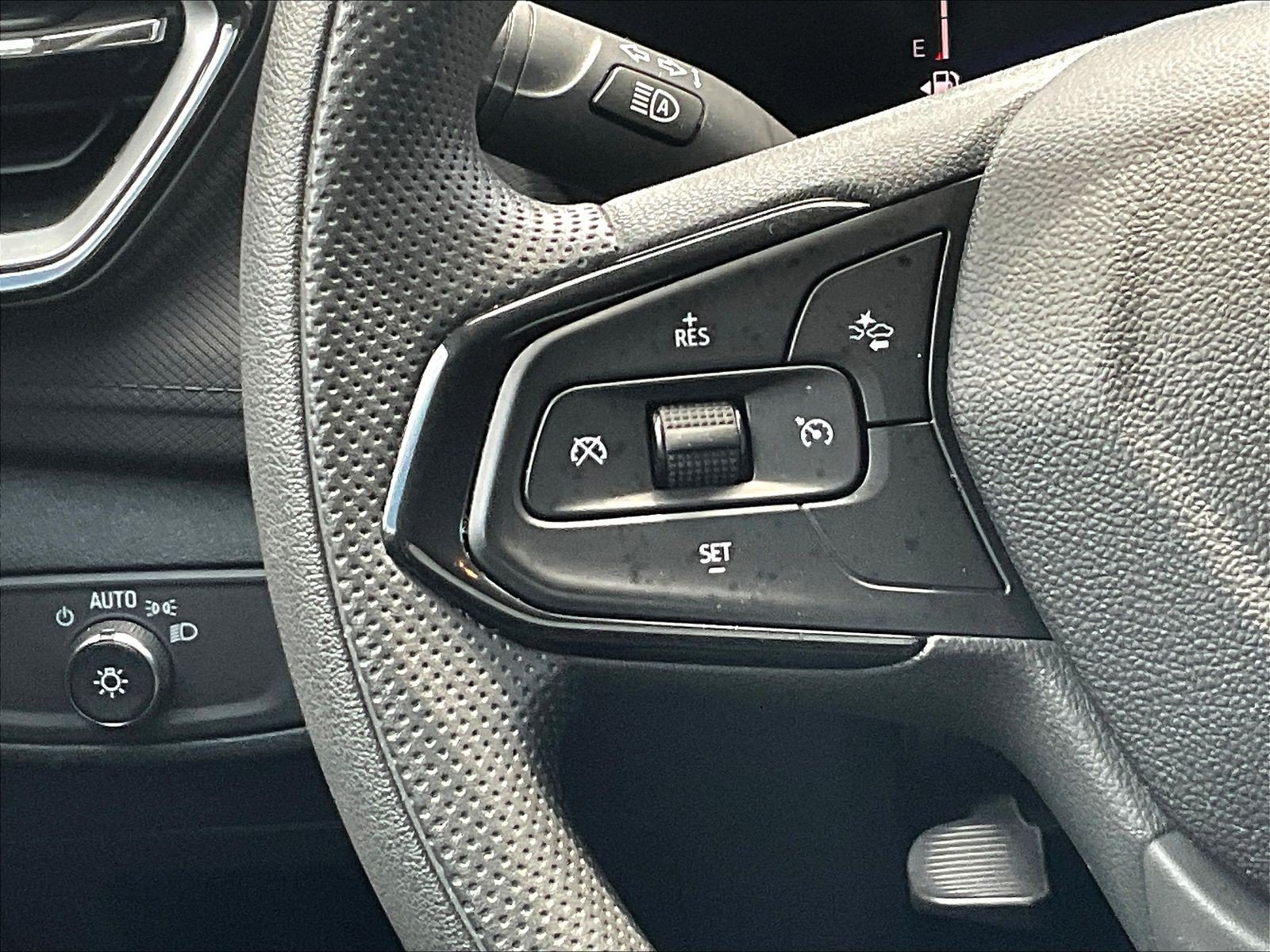 Used 2025 Chevrolet TrailBlazer LT FWD image 12
