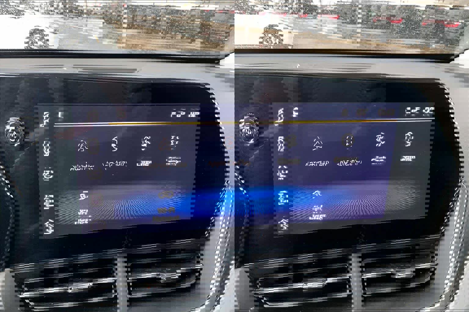 Certified 2025 Chevrolet Trax LT image 31