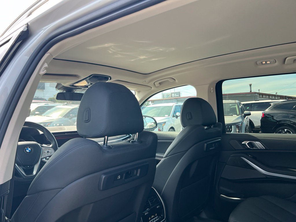 Used 2022 BMW X7 xDrive40i AWD/4WD image 11
