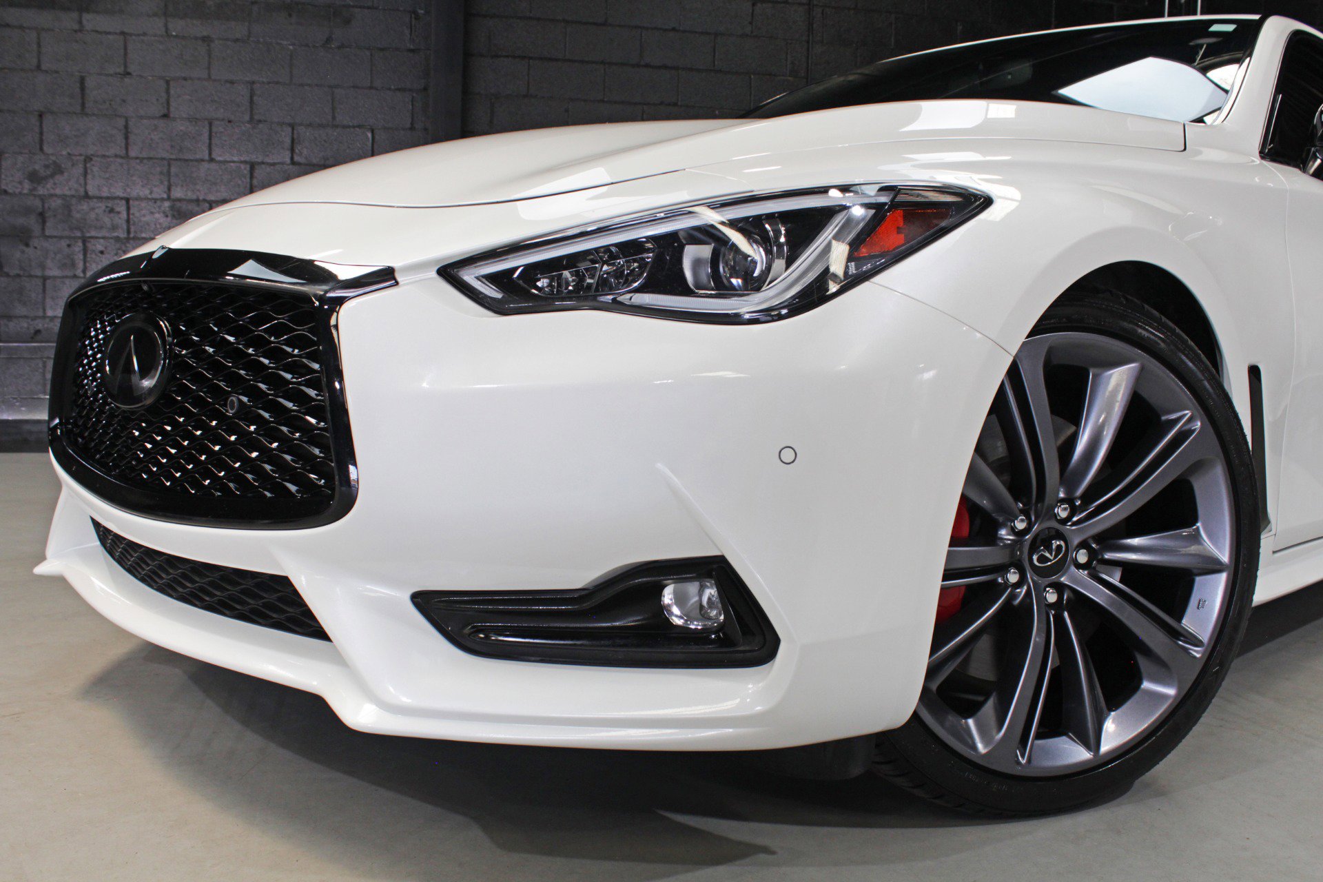 Used 2022 INFINITI Q60 Red Sport 400 w/ Cargo Package RWD image 6