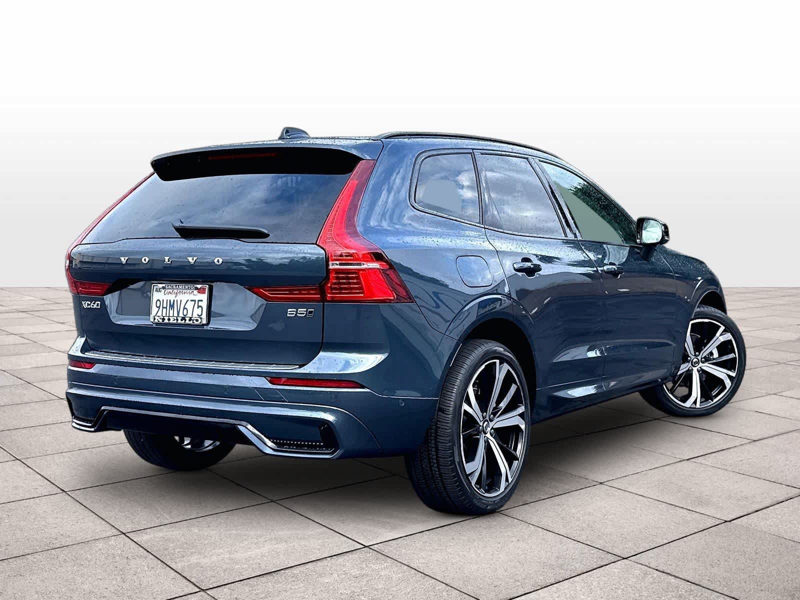 Used 2024 Volvo XC60 B5 Ultimate w/ Protection Package Premier AWD/4WD image 16