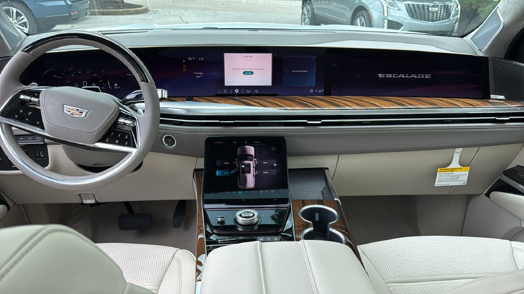 New 2026 Cadillac Escalade Platinum Sport w/ LPO, Floor Liner Package AWD/4WD image 9