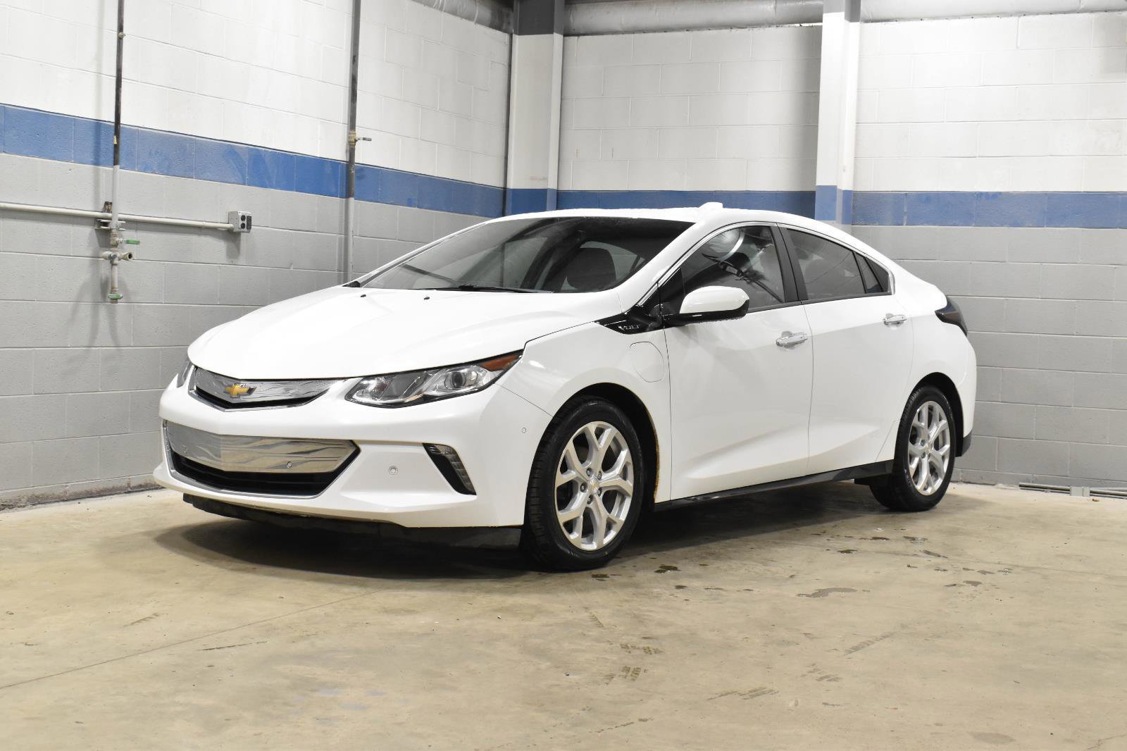 Used 2018 Chevrolet Volt Premier image 2
