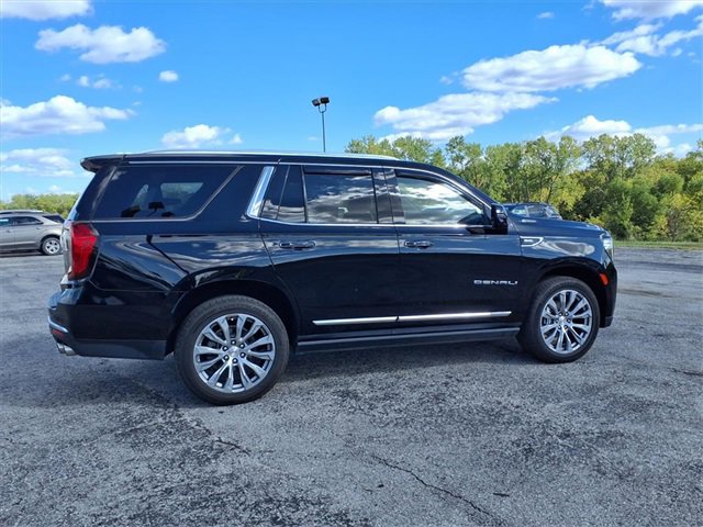 Used 2021 GMC Yukon Denali w/ Denali Premium Package image 11