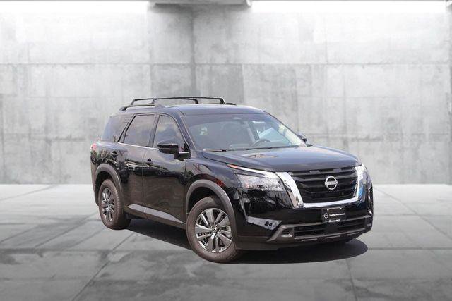 Used 2025 Nissan Pathfinder SV image 2