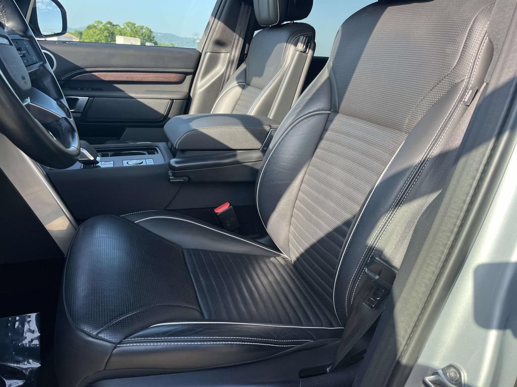 Used 2022 Land Rover Discovery S R-Dynamic AWD/4WD image 12
