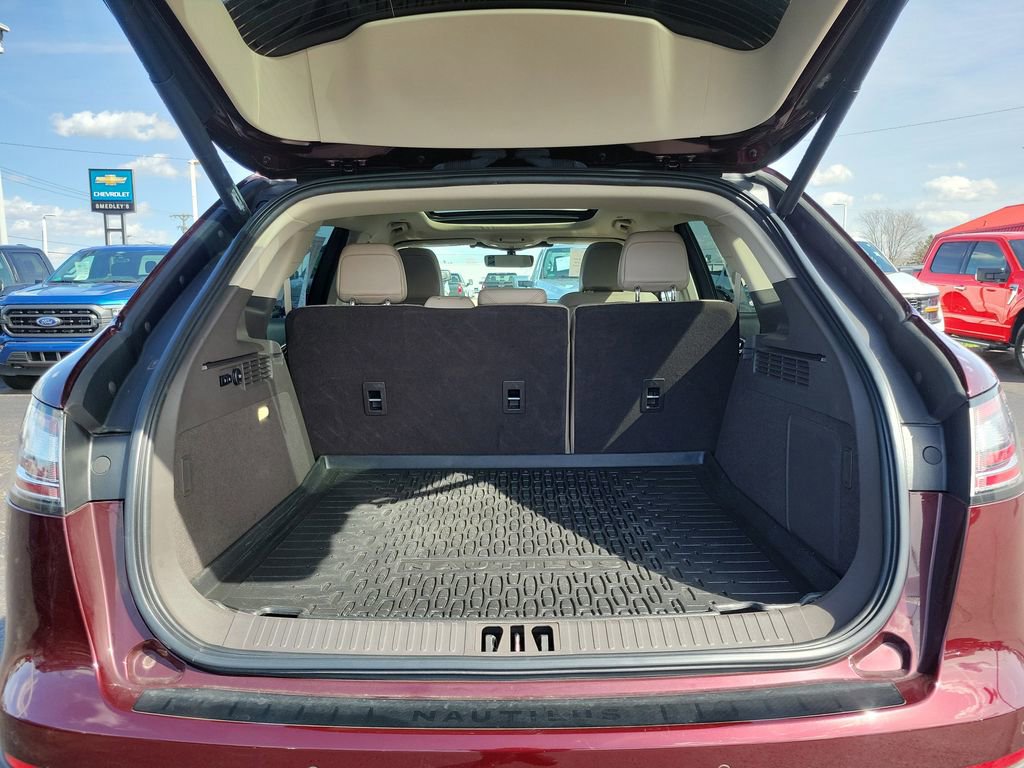 Certified 2022 Lincoln Nautilus Reserve image 10