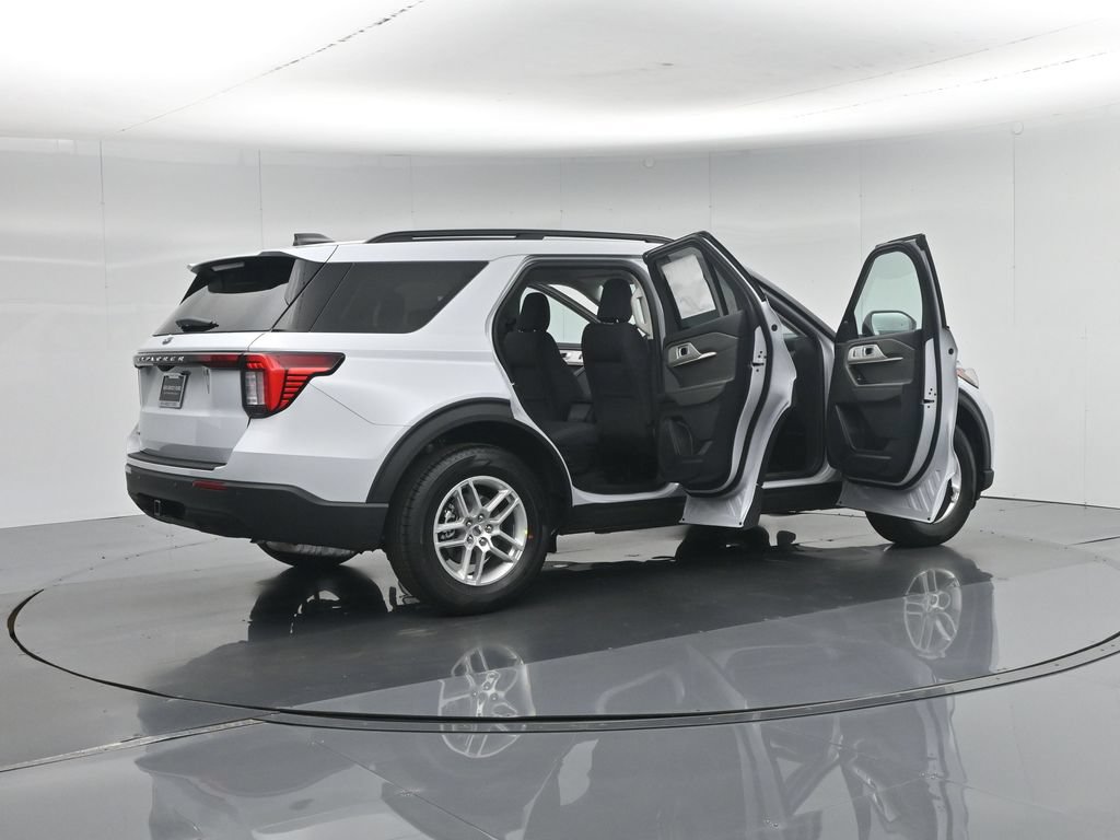 New 2026 Ford Explorer Active RWD image 5
