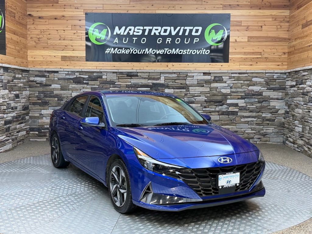 Used 2023 Hyundai Elantra Limited w/ Cargo Package FWD image 5