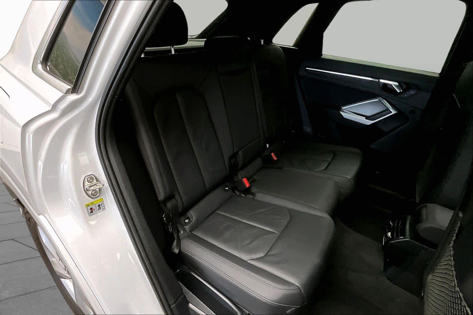 Used 2020 Audi Q3 2.0T Premium w/ Convenience Package AWD/4WD image 20