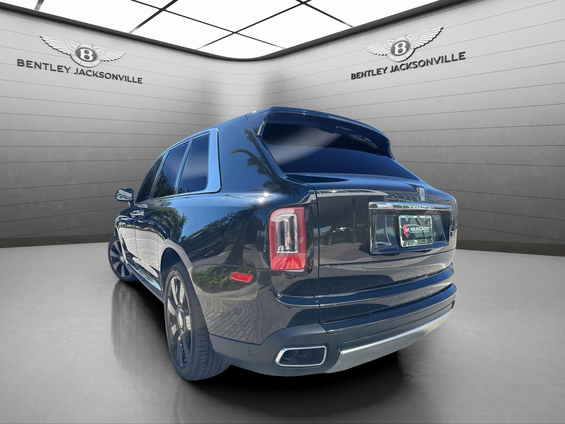 Used 2022 Rolls-Royce Cullinan image 3