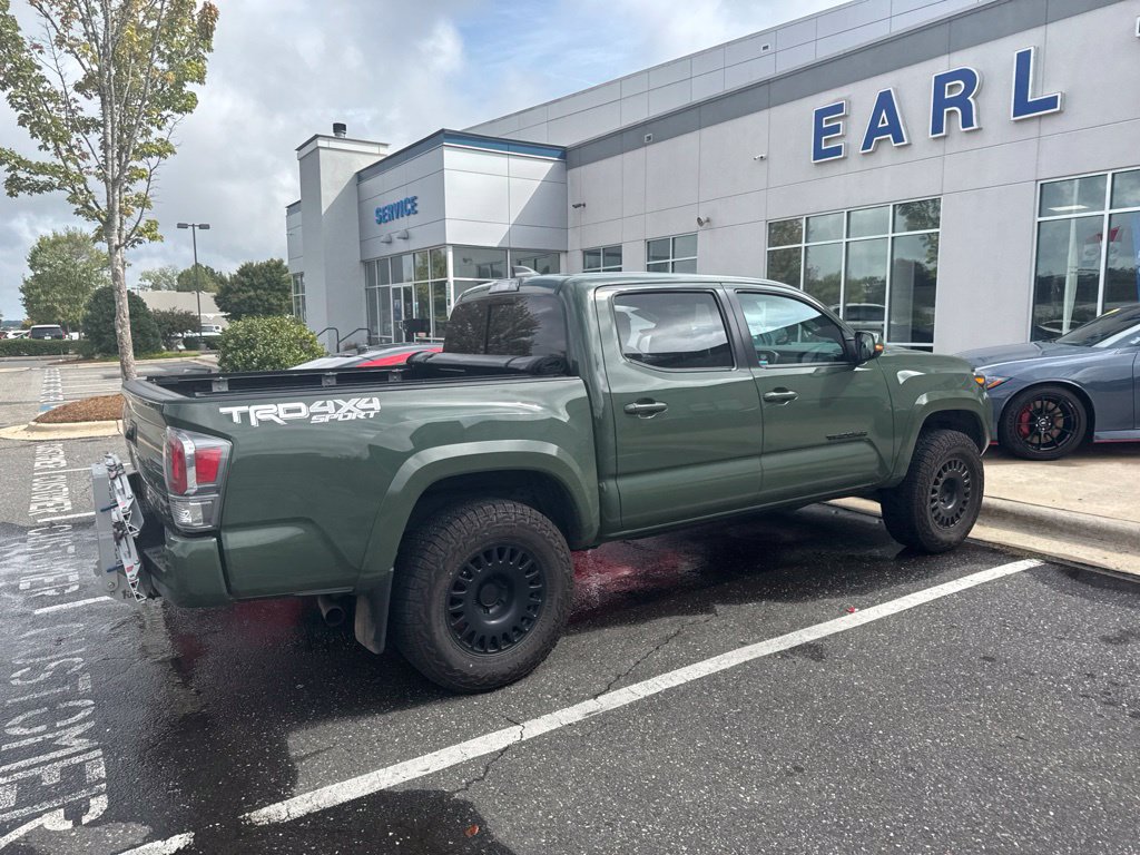 Used 2021 Toyota Tacoma TRD Sport w/ TRD Premium Sport Package AWD/4WD image 8