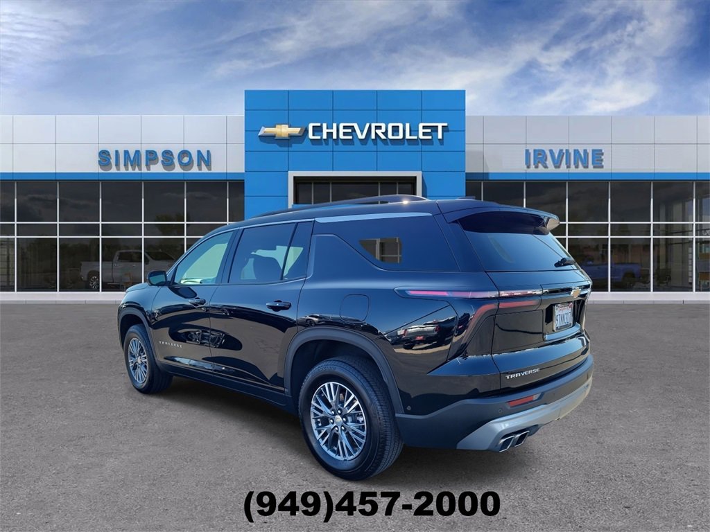 Used 2025 Chevrolet Traverse LT w/ Enhanced Driving Package image 6