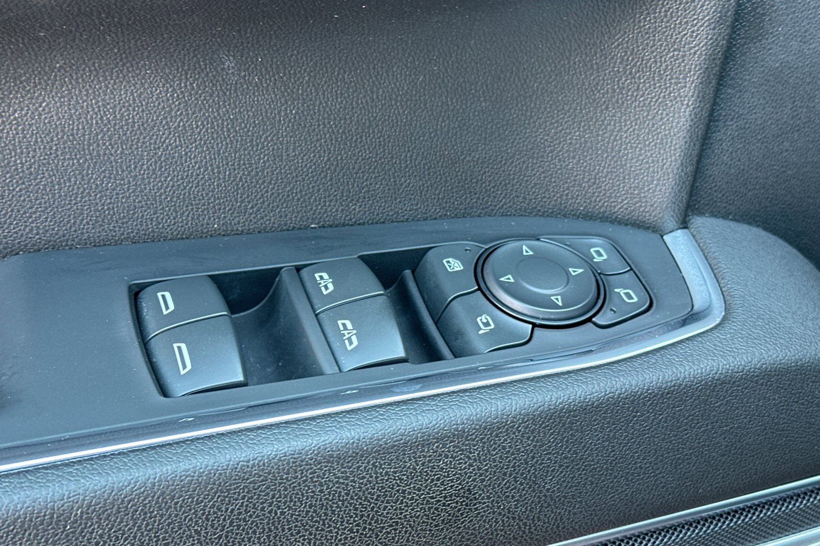 Used 2023 GMC Sierra 1500 SLT w/ SLT Convenience Package image 13