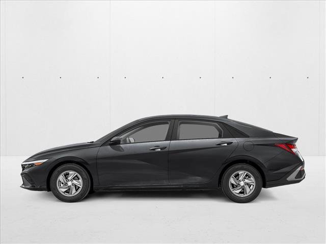 New 2025 Hyundai Elantra SE image 3