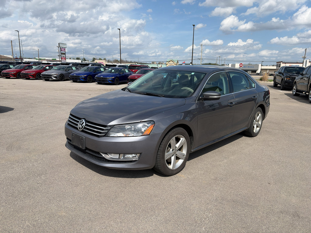 Used 2015 Volkswagen Passat 1.8T Limited Edition image 7