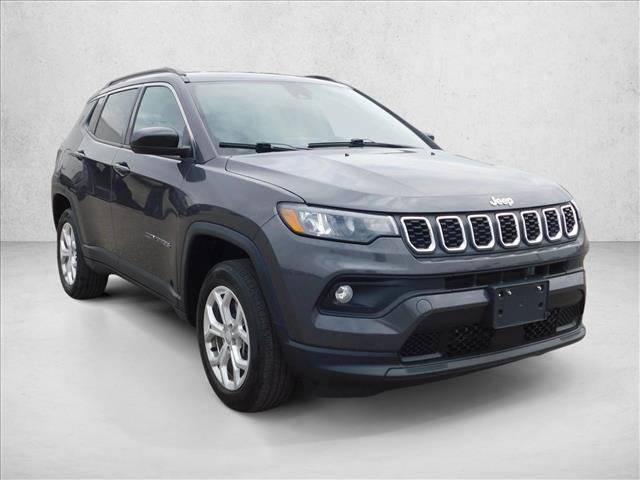 Used 2024 Jeep Compass Latitude AWD/4WD image 5