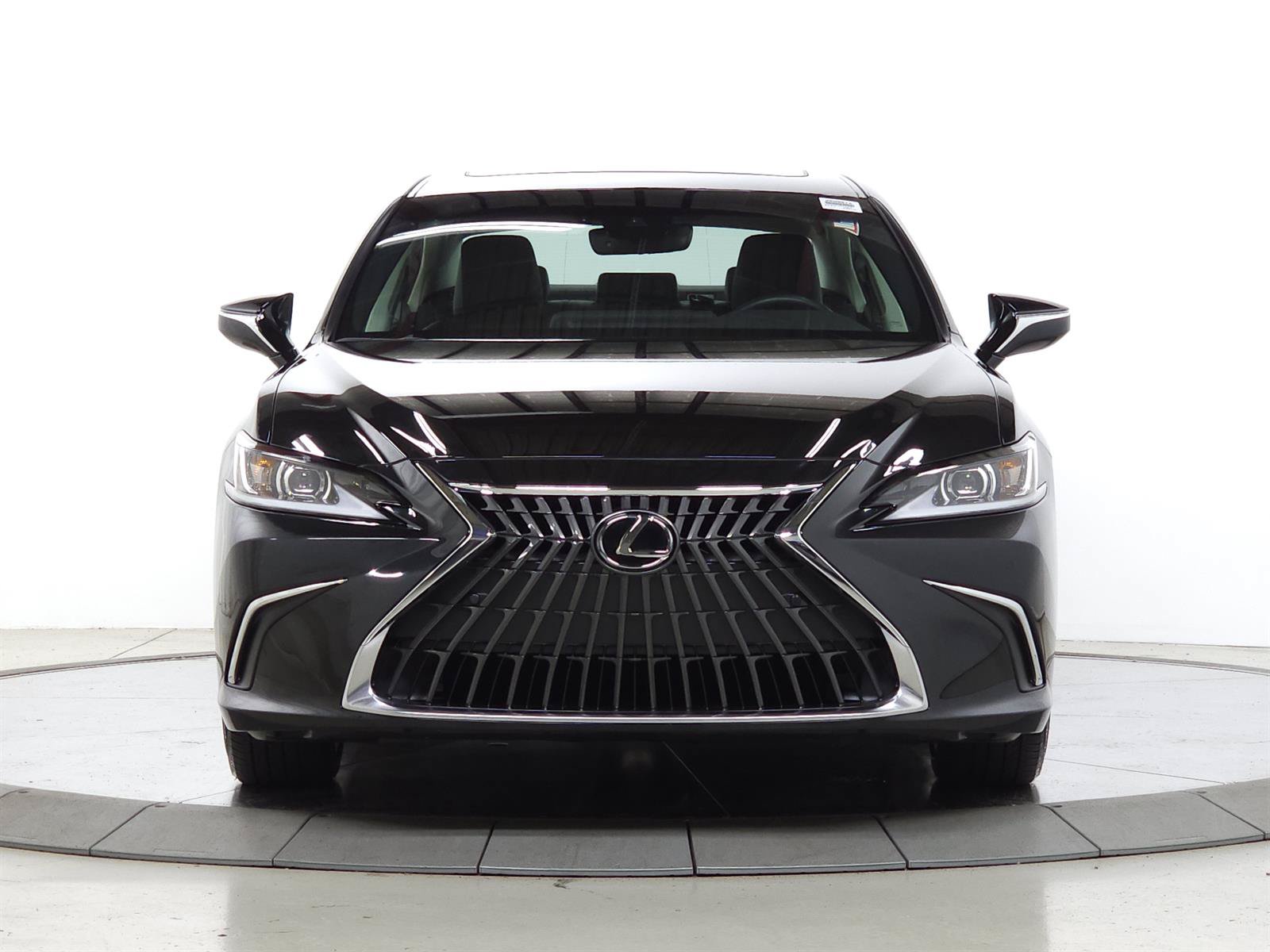 Used 2025 Lexus ES 350 w/ Premium Package FWD image 2