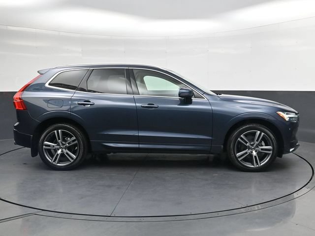 Used 2021 Volvo XC60 T5 Momentum w/ Premium Package AWD/4WD image 3