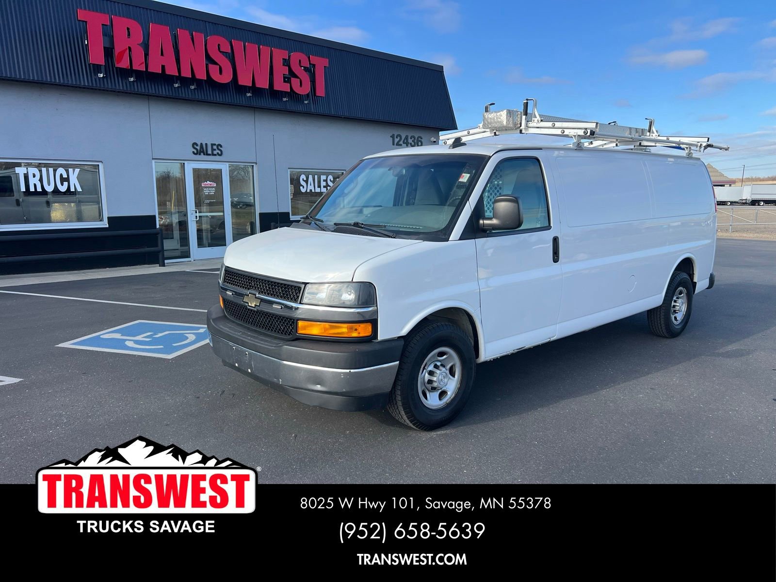 Used 2018 Chevrolet Express 3500 Extended w/ Driver Convenience Package RWD image 1