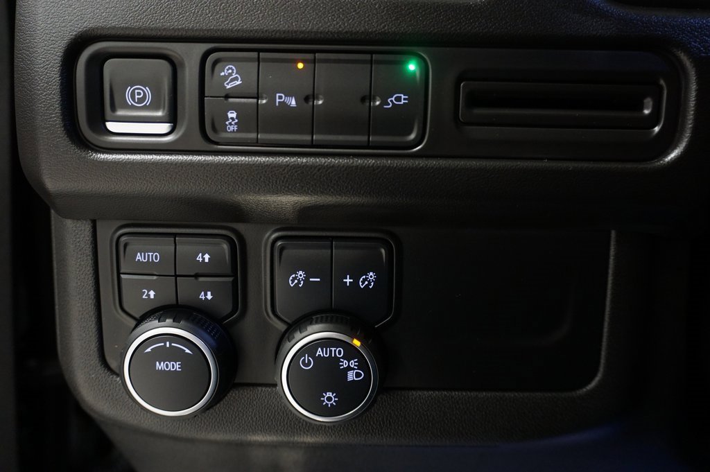 Certified 2021 Chevrolet Suburban Z71 w/ Rear Media and Nav Package image 26