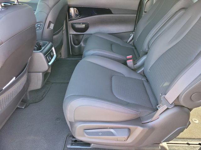 Used 2026 Kia Carnival SX Prestige FWD image 16