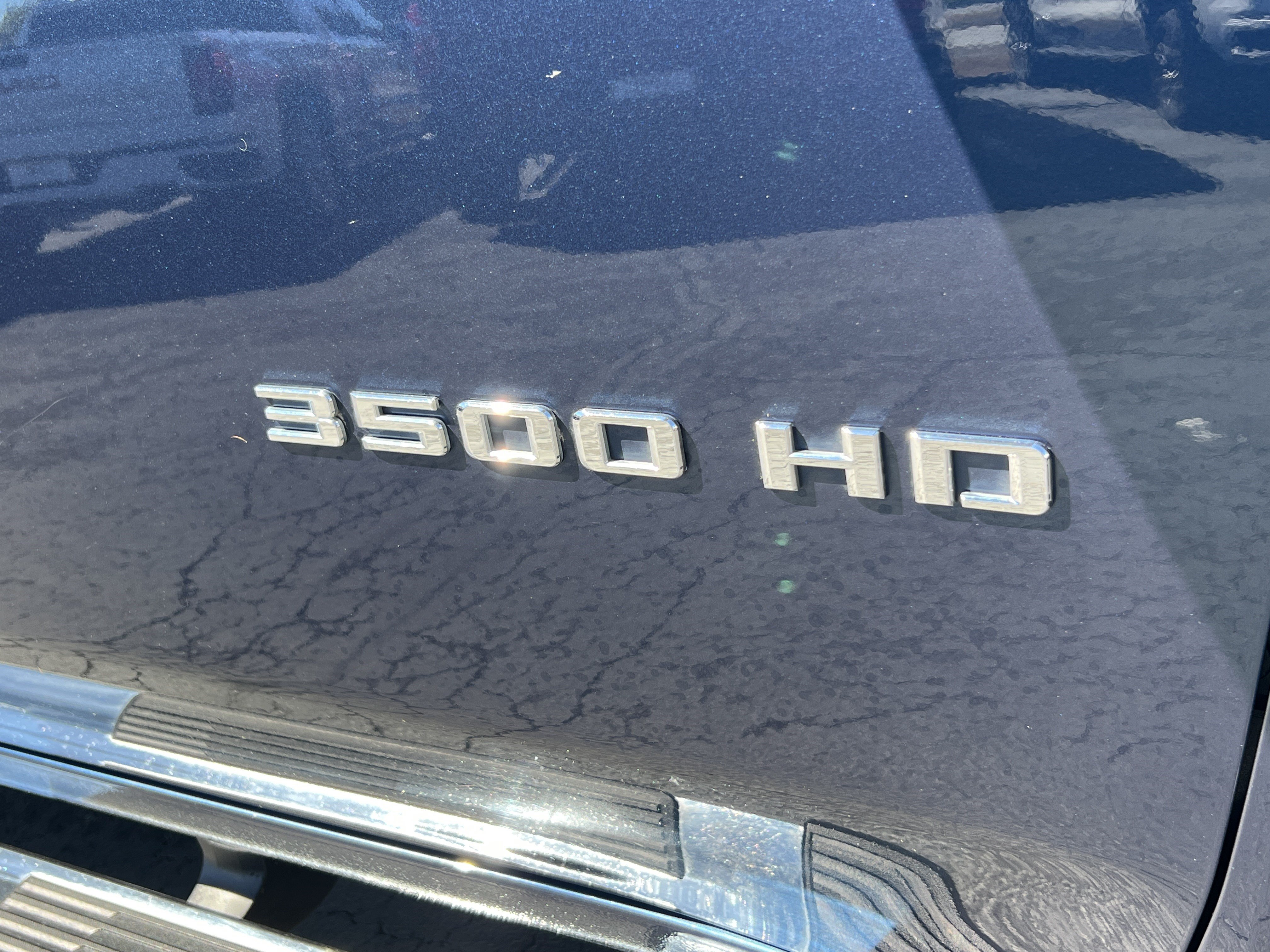 Used 2022 Chevrolet Silverado 3500 LTZ w/ LTZ Convenience Package AWD/4WD image 9
