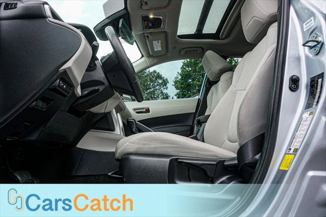 Used 2024 Toyota Corolla Cross LE w/ Moonroof Package FWD image 17