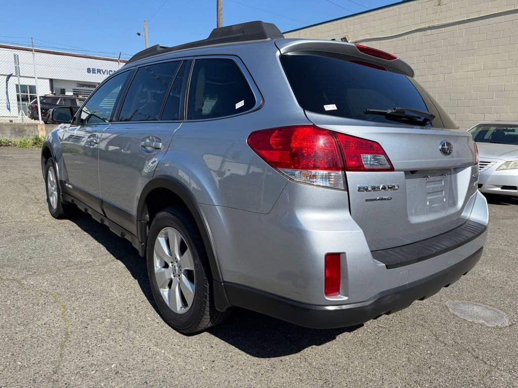 Used 2012 Subaru Outback 2.5i Limited w/ Moonroof Pkg AWD/4WD image 5