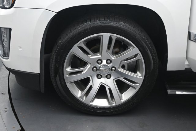 Used 2018 Cadillac Escalade ESV Premium Luxury AWD/4WD image 36