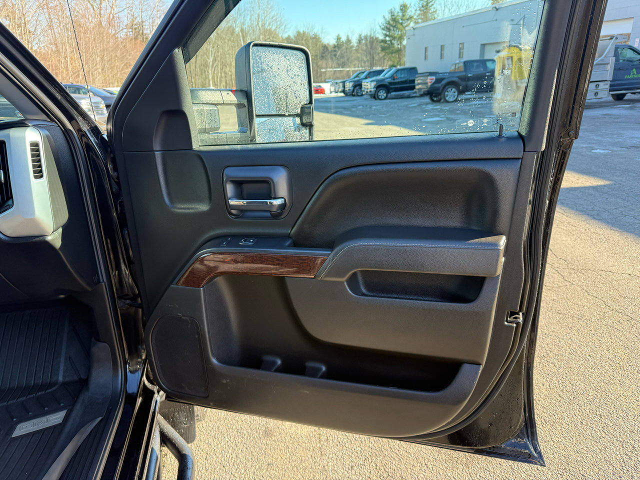 Used 2016 GMC Sierra 3500 SLE w/ SLE Preferred Package image 19