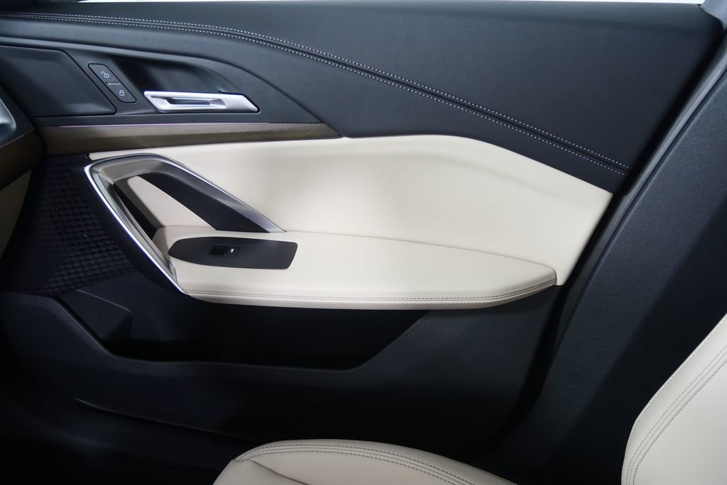 Used 2025 BMW X1 xDrive28i AWD/4WD image 25