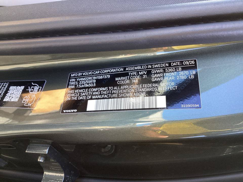 New 2027 Volvo XC60 B5 Plus AWD/4WD image 35
