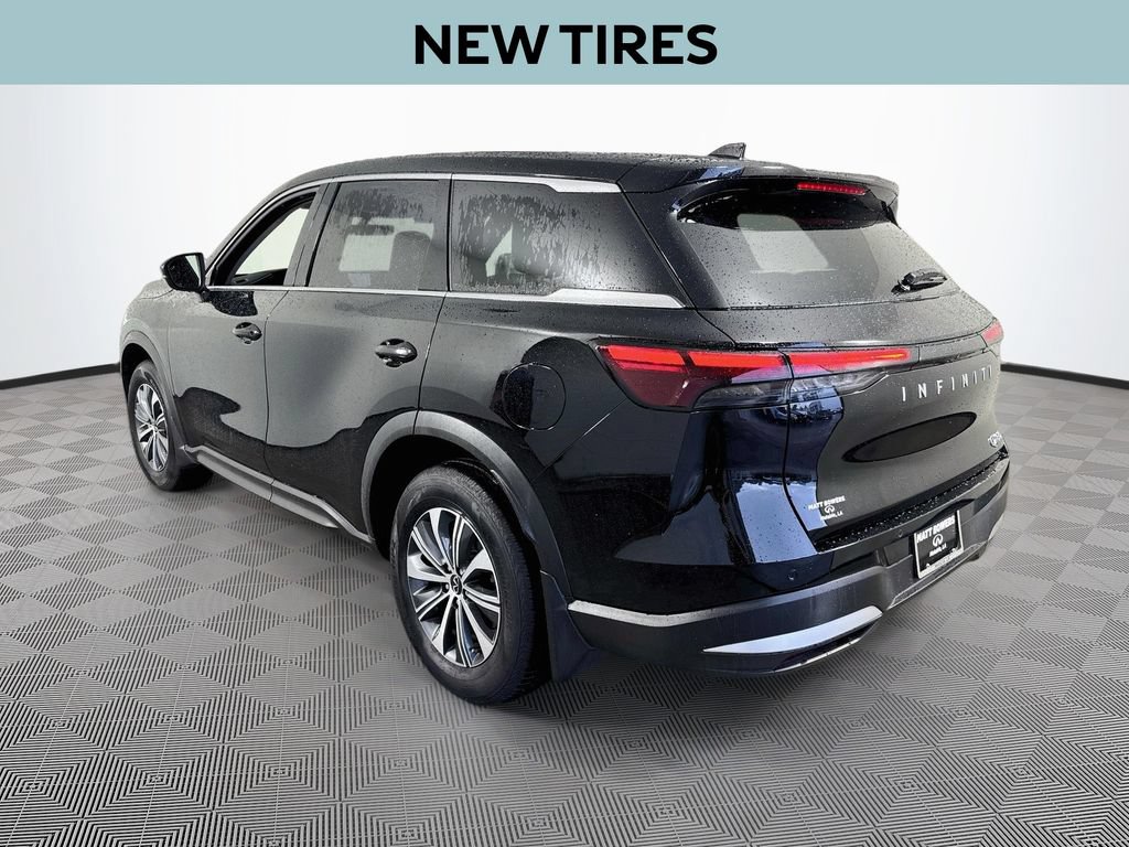 Used 2026 INFINITI QX60 Pure w/ Cargo Package FWD image 7