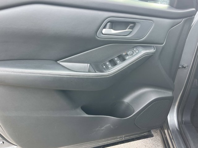 Used 2024 Nissan Rogue SV AWD/4WD image 27