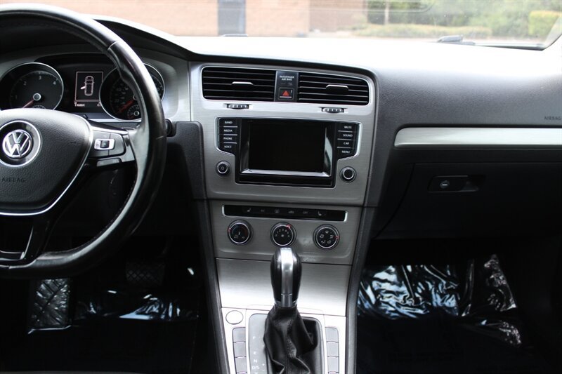 Used 2015 Volkswagen Golf TDI S FWD image 14