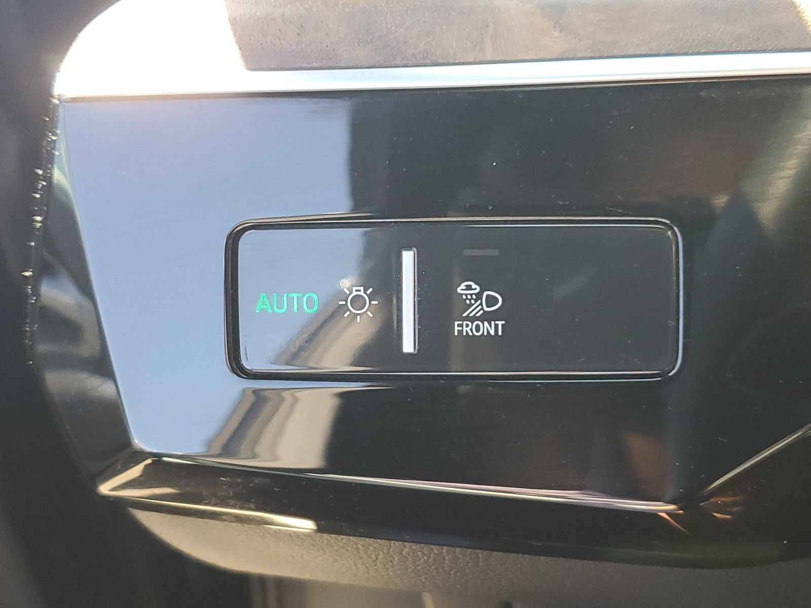 Used 2022 Audi e-tron Premium Plus w/ Premium Plus Package AWD/4WD image 23