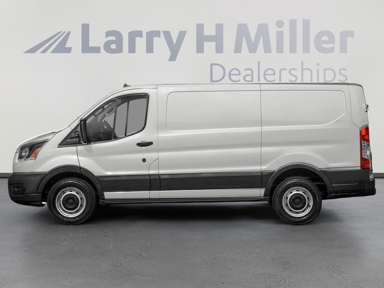 Used 2020 Ford Transit 250 Low Roof image 3