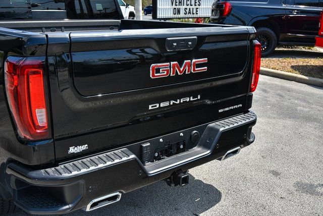 Used 2024 GMC Sierra 1500 Denali w/ Technology Package AWD/4WD image 11