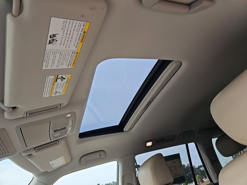 Used 2019 Nissan Armada Platinum w/ Captain's Chairs Package RWD image 35