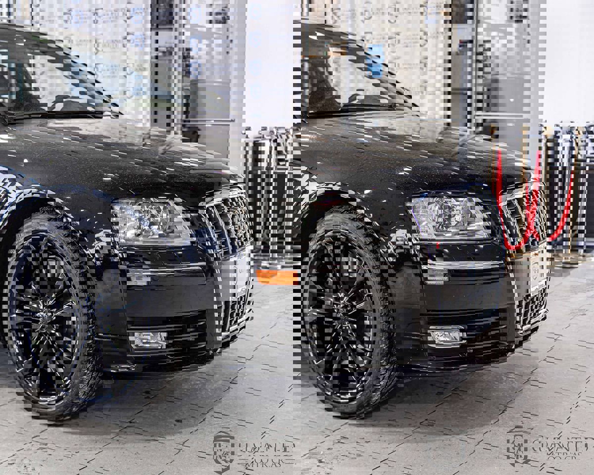 Used 2008 Audi S8 image 4