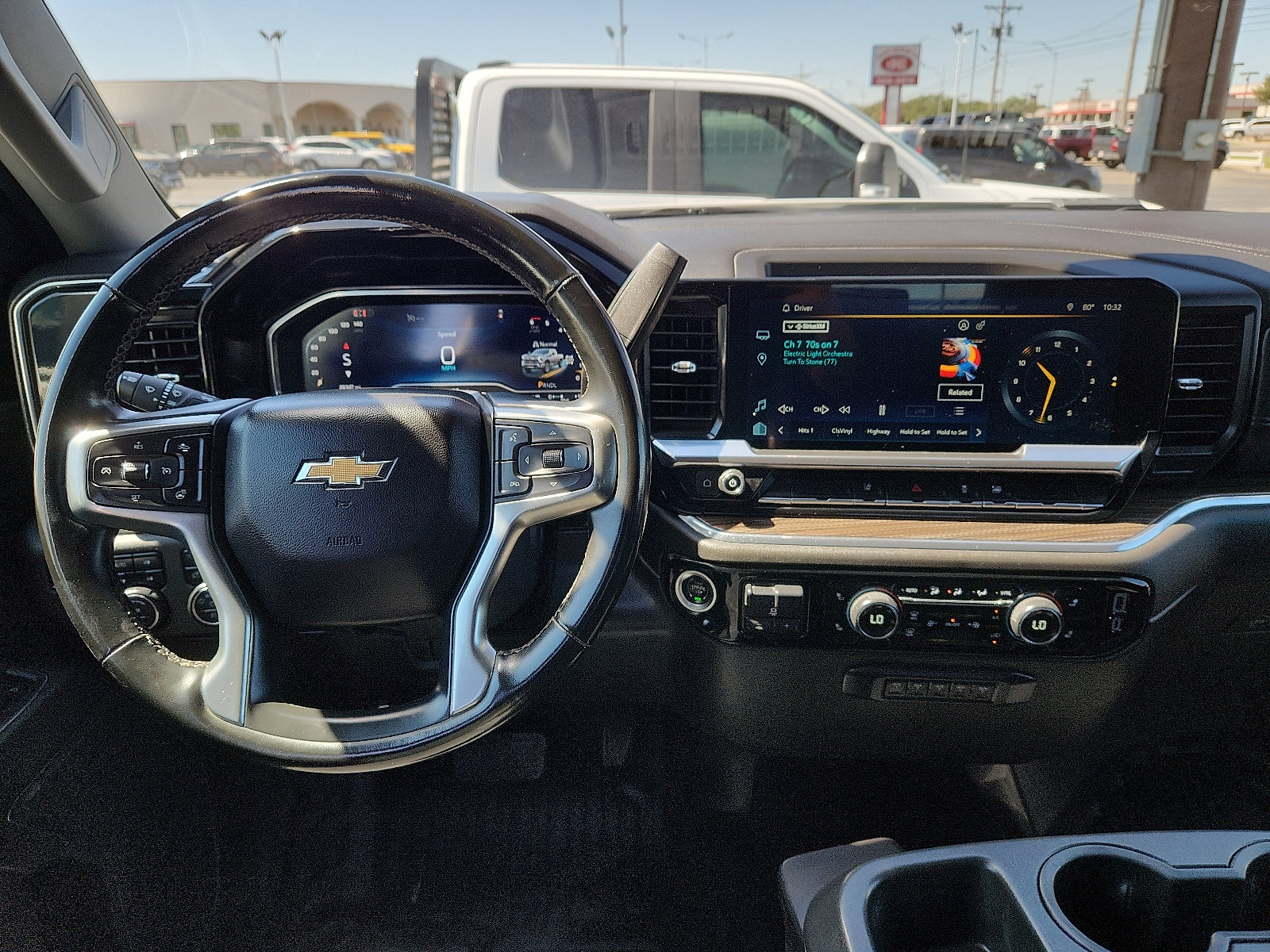 Used 2024 Chevrolet Silverado 2500 LT w/ Convenience Package image 9