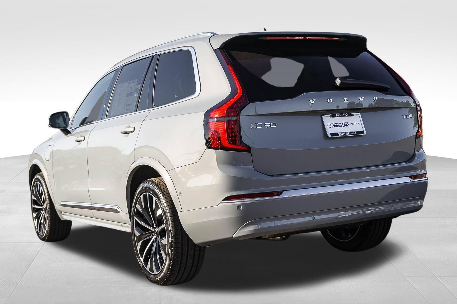 New 2026 Volvo XC90 T8 Plus w/ Protection Package AWD/4WD image 7