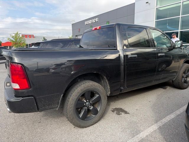 Used 2018 RAM 1500 Express w/ Black Ram 1500 Express Group AWD/4WD image 6