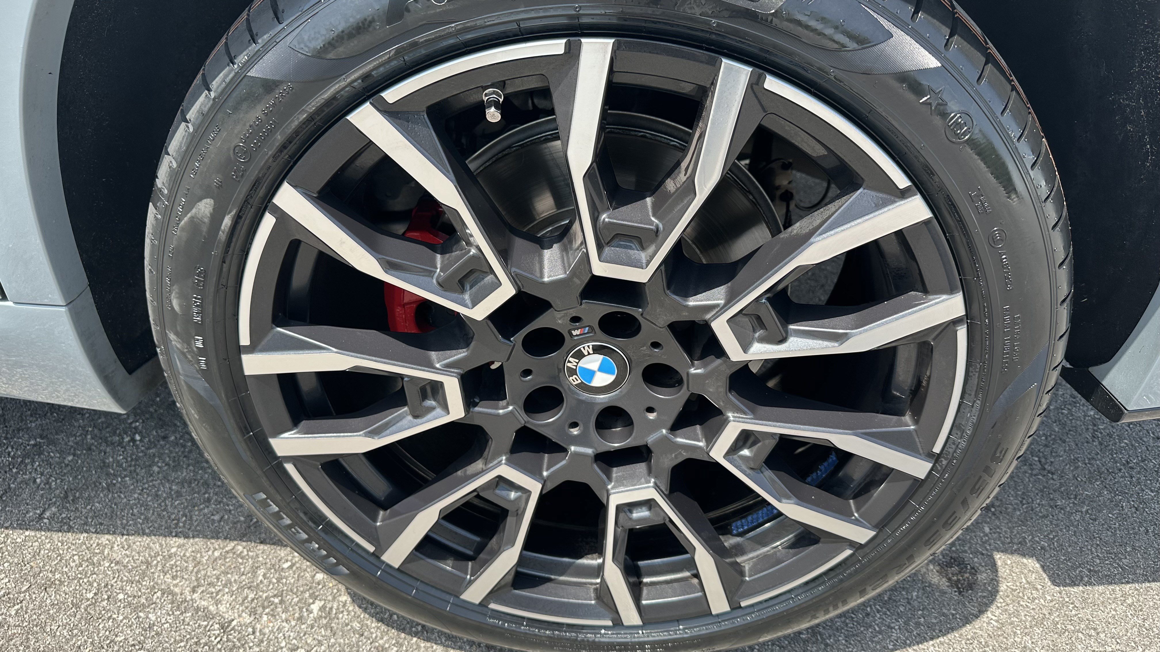 Certified 2025 BMW X5 xDrive40i w/ M Sport Package AWD/4WD image 13