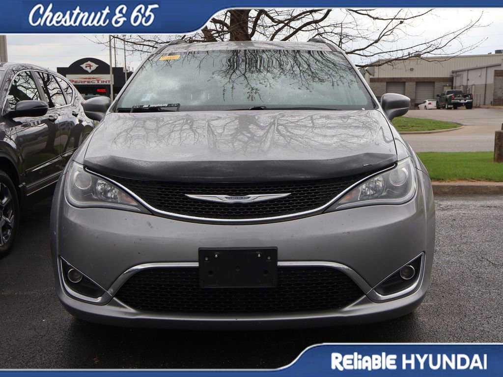 Used 2017 Chrysler Pacifica Touring-L image 9